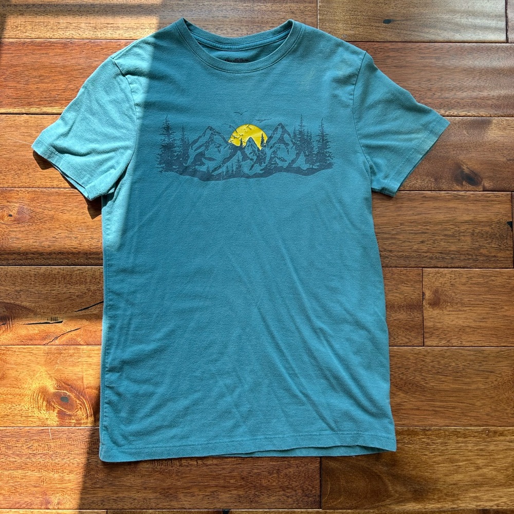 graphic tee